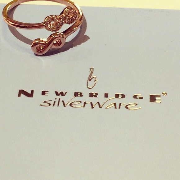 rose gold diamond infinity ring - Picture 1 of 3